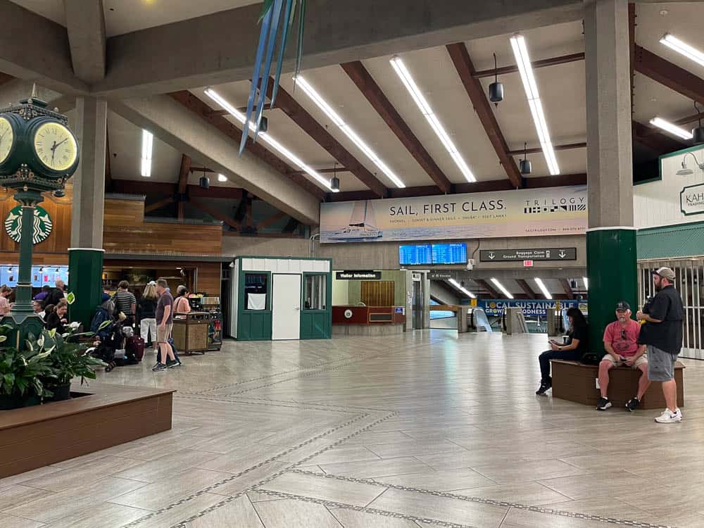 The rotunda at the main terminal of Maui's Kahului Airport (OGG)