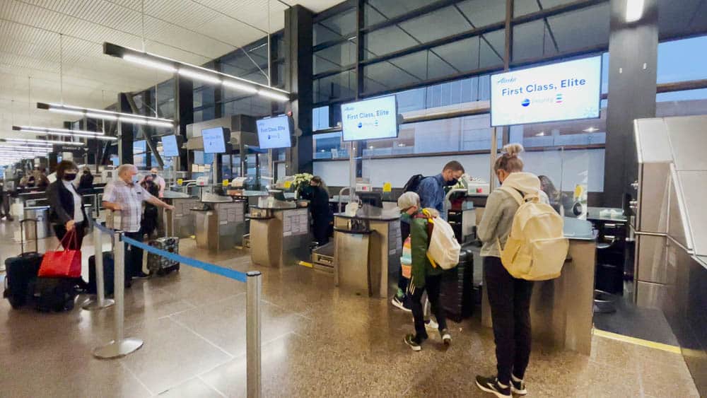 Alaska Airlines elite luggage check-in desk at Seattle-Tacoma Airport